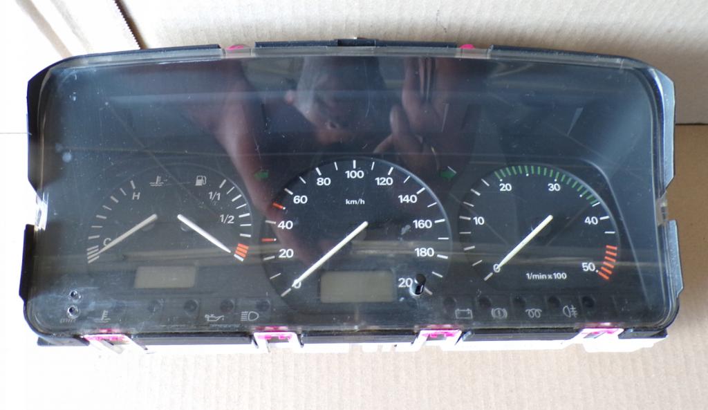 Volkswagen Transporter T4 1990-2003 2.5 TDI diesel Prístrojová doska 7D0919861R 6160673114