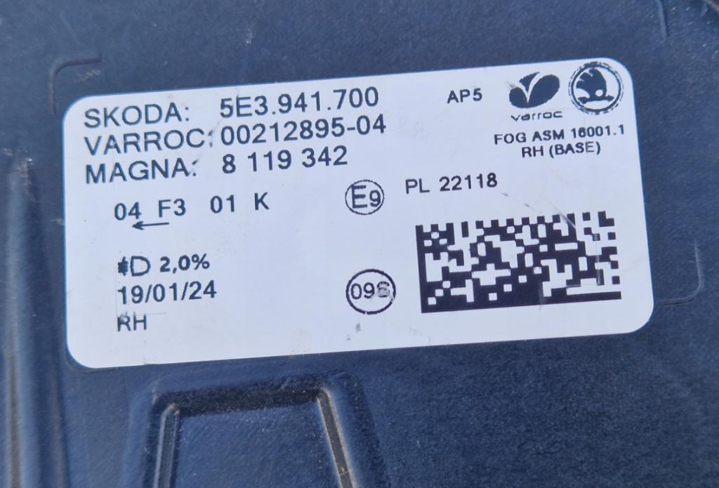 Skoda Octavia IV 2020- combi   Hmlové svetlo (hmlovka) predné pravé 5E3941700