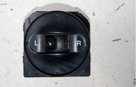 Hyundai Matrix hatchback 1.6 16v petrol 76 kW 2002  Prepínač spatnych zrkadiel 796976867