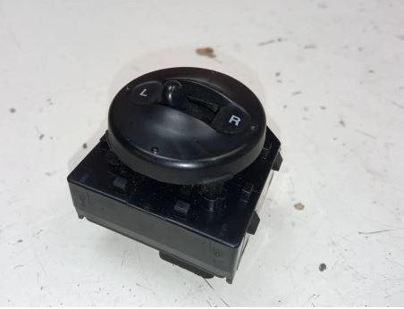 Hyundai Matrix hatchback 1.6 16v petrol 76 kW 2002  Prepínač spatnych zrkadiel 796976867