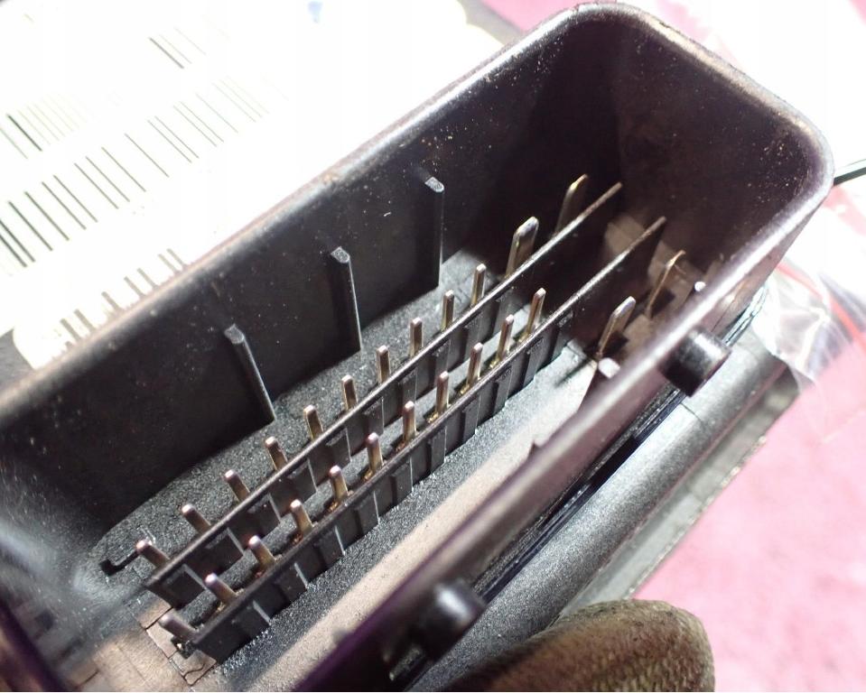 Peugeot 407 combi 2.0 HDI diesel MT 100 kW 2006  Pumpa ABS 15710605