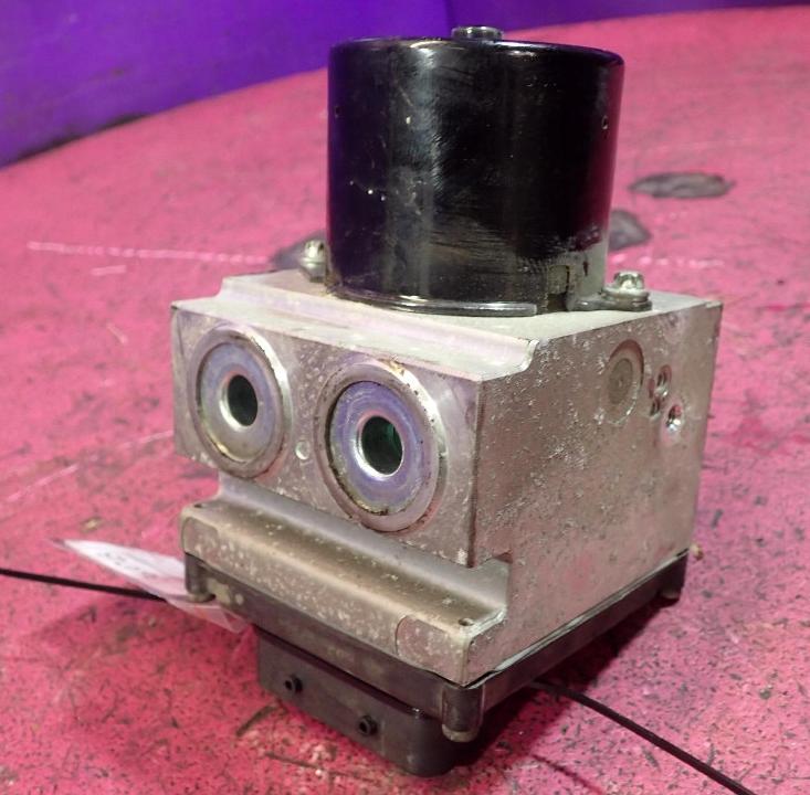 Peugeot 407 combi 2.0 HDI diesel MT 100 kW 2006  Pumpa ABS 15710605