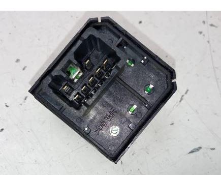 Hyundai Matrix hatchback 1.6 16v petrol 76 kW 2002  Prepínač spatnych zrkadiel 796976867