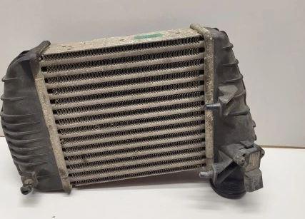 Audi A6 C6 2004-2011 sedan 2.7 TDI diesel MT 132 kW 2007  Intercooler (chladič nasávaného vzduchu) 4F0145805T