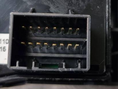 Hyundai I40 sedan 1.7 CRDI diesel MT 85 kW 2012  Prepínač 937663Z040 39R2H71000 20111118