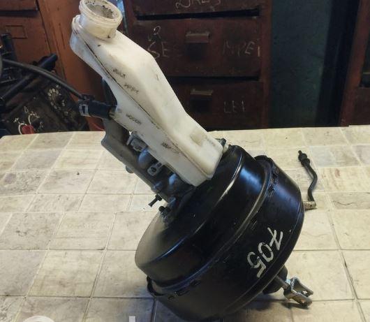 Toyota Corolla Verso II 2004-2009 hatchback 2.2 D4D diesel MT 100 kW 2007  Posilňovač bŕzd 47200-0F031