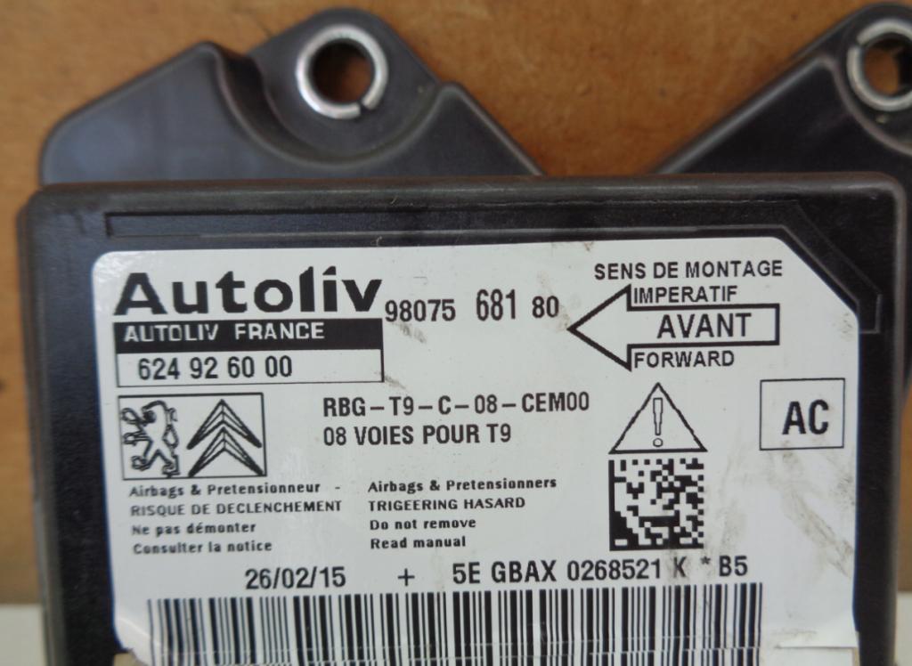 Peugeot 308 II 2013-2021  Riadiaca jednotka airbagu 9807568180 624926000