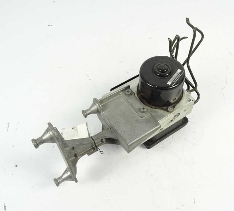 Mercedes C W203 2000-2007 sedan 2.0 KOMPRESSOR petrol MT 120 kW 2001  Pumpa ABS A2095452932 A0054310712