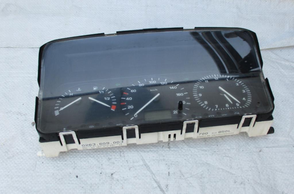 Volkswagen Transporter T4 1990-2003 1.9 TD diesel MT 50 kW 1996  Prístrojová doska 7D0919850L