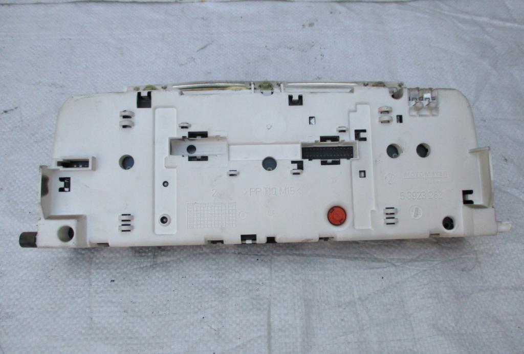 Volkswagen Transporter T4 1990-2003 1.9 TD diesel MT 50 kW 1996  Prístrojová doska 7D0919850L