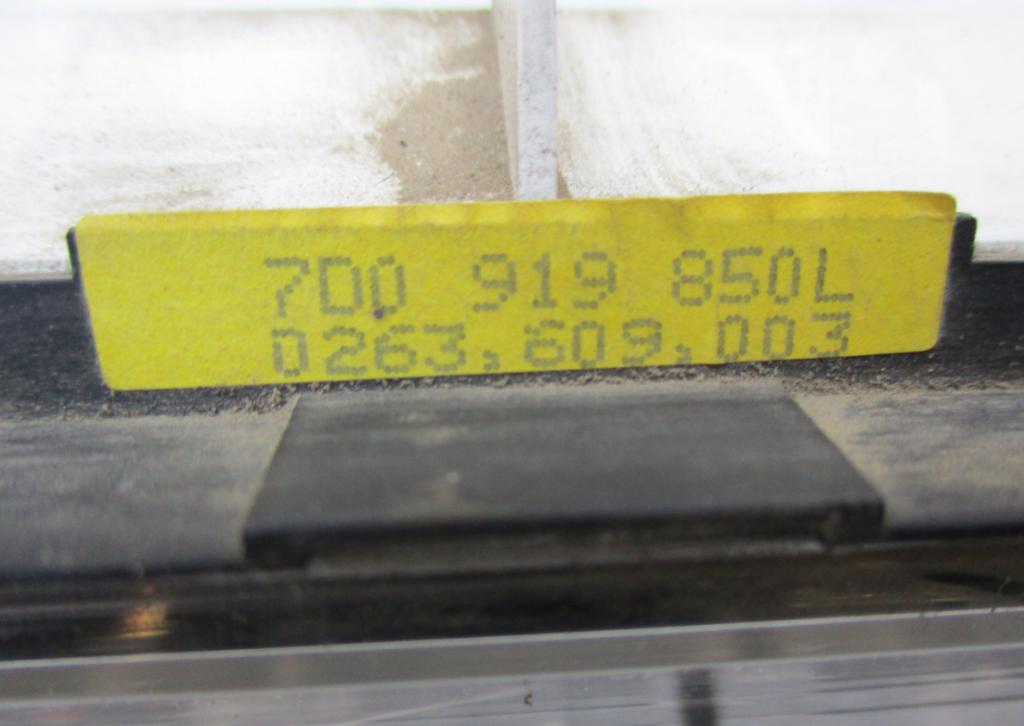 Volkswagen Transporter T4 1990-2003 1.9 TD diesel MT 50 kW 1996  Prístrojová doska 7D0919850L