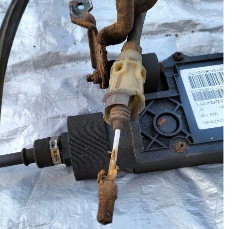 Citroen C5 II 2008-2017 combi 2.0 HDI diesel AT 120 kW 2010  Ručná brzda elektrická 9687473180