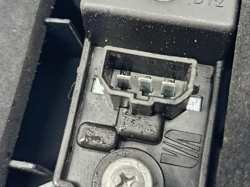 Seat Ibiza III 6L 2002-2008 hatchback 1.4 16v petrol AT 55 kW 2005  Svetlo zadné ľavé 6L6945093F