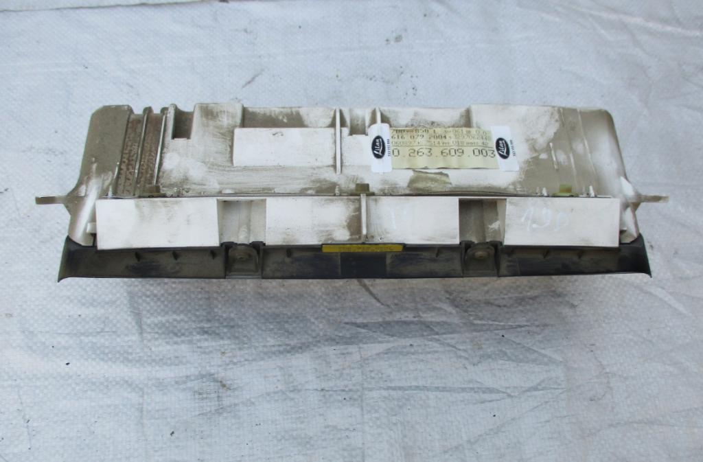 Volkswagen Transporter T4 1990-2003 1.9 TD diesel MT 50 kW 1996  Prístrojová doska 7D0919850L