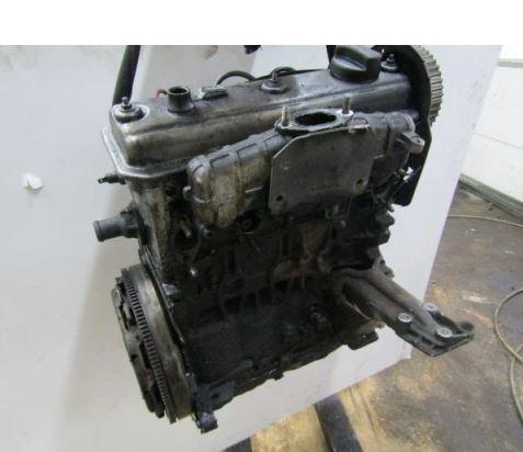 Volkswagen Passat B3 1988-1993 combi 1.9 TD diesel MT 55 kW 1993  Motor diesel AAZ