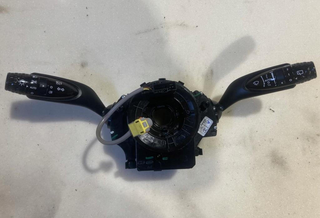 Hyundai Tucson IV 2020- NX4 suv Prepínacie páčky pod volantom 934D5N7870