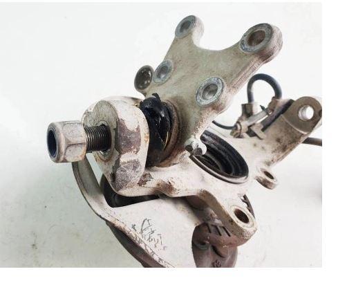 Isuzu D-MAX I  2010 100 kW 2010 2.5TD 136KM 02- 2500  Náboj kolesa predný pravý