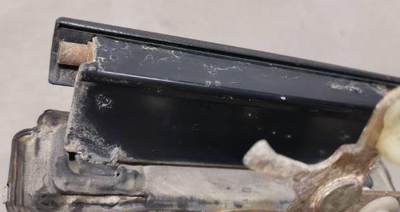 Audi 80 B4 1991-1994 sedan 1.9 TDI diesel MT 66 kW 1997  Kľučka zadnej kapoty vonkajšia