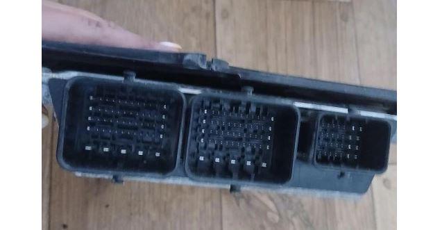 Peugeot 208 I 2012-2019 hatchback 1.4 16v petrol MT 70 kW 2012  Riadiaca jednotka motora 9811545080  9800913080