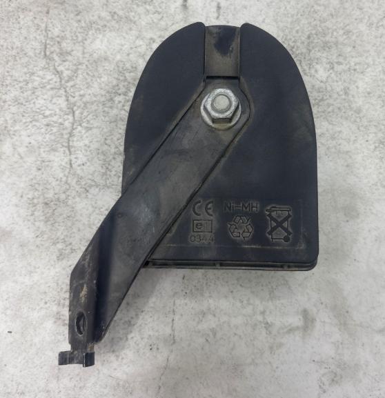 Audi A4 B7 2004-2008 combi 1.9 TDI diesel MT 85 kW 2008  Klaksón (siréna) 8L0951605A F005V00356