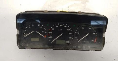 Volkswagen Transporter T4 1990-2003 hatchback 2.5 TDI diesel MT 75 kW 1997  Prístrojová doska 7D0919861R