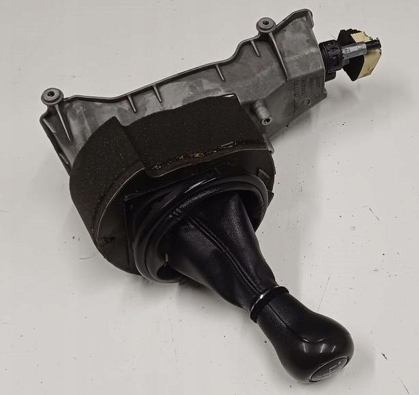 Audi A2 hatchback 1.4 16v petrol AUA MT 55 kW  Rýchlostná páka (kulisa) 8Z0711246A