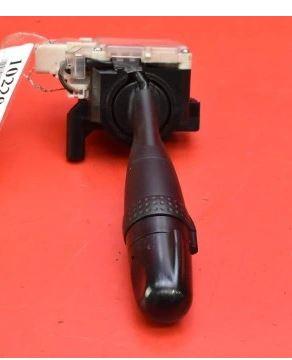 Toyota Rav4 II 2000-2005 hatchback 2.0 VVTI petrol MT 110 kW 2001  Prepínacie páčky pod volantom 1736481