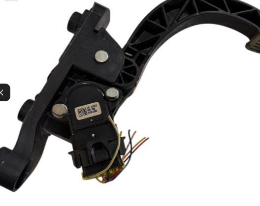 Hyundai H1 hatchback 2.5 CRDI diesel MT 103 kW 2006  Potenciometer plynového pedálu 351904X600 60010345