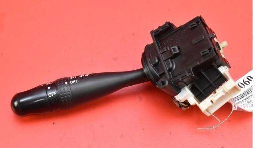 Toyota Rav4 II 2000-2005 hatchback 2.0 VVTI petrol MT 110 kW 2001  Prepínacie páčky pod volantom 1736481