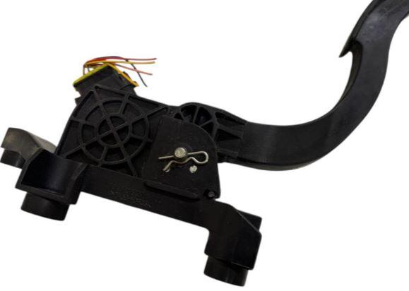 Hyundai H1 hatchback 2.5 CRDI diesel MT 103 kW 2006  Potenciometer plynového pedálu 351904X600 60010345