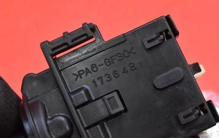 Toyota Rav4 II 2000-2005 hatchback 2.0 VVTI petrol MT 110 kW 2001  Prepínacie páčky pod volantom 1736481