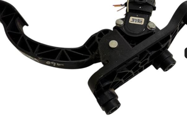 Hyundai H1 hatchback 2.5 CRDI diesel MT 103 kW 2006  Potenciometer plynového pedálu 351904X600 60010345