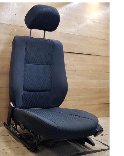 BMW 3 E46 1998-2007 sedan 2.0 D diesel 100 kW 1999  Sedadlo predné ľavé