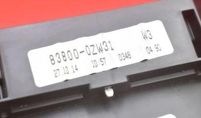 Toyota Auris II 2012-2018 combi 1.8 Hybrid gasoline, electric AT 73 kW 2013 Prístrojová doska 83800-0ZW31