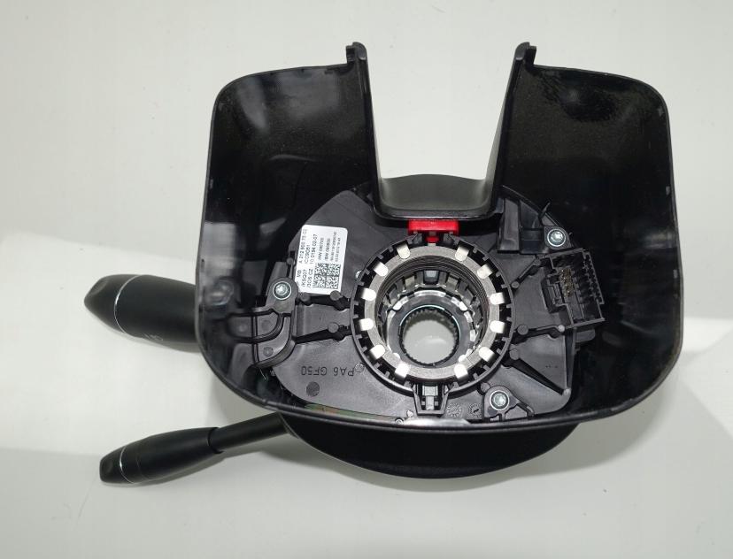 Mercedes C W204 2007-2014 Prepínacie páčky pod volantom A2129007502