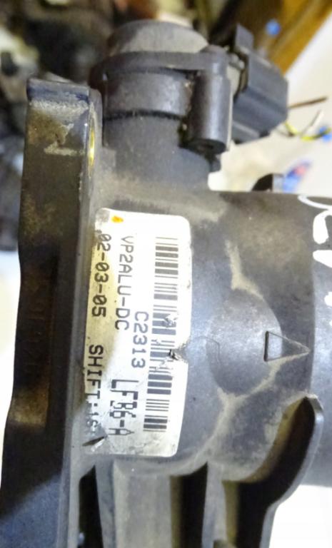 Mazda 5 2005-2010 hatchback 1.8 16v petrol MT 85 kW 2005  Škrtiaca klapka IS7U-9E927-CB