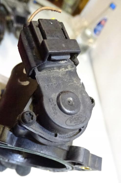 Mazda 5 2005-2010 hatchback 1.8 16v petrol MT 85 kW 2005  Škrtiaca klapka IS7U-9E927-CB