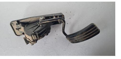 Renault Espace IV 2003-2014 hatchback 2.0 DCI diesel AT 127 kW 2009  Potenciometer plynového pedálu 8200007513  6PV008119-18