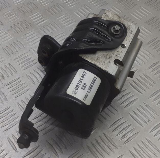 Opel Vectra C 2002-2008 sedan 2.0 T petrol MT 129 kW 2005  Pumpa ABS 13663901 13509201