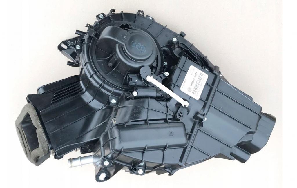 Volkswagen Transporter T5 2003-2015 hatchback 2.5 TDI diesel MT 96 kW 2004  Ohrievanie, ventilácia ostatné 7H0819004F