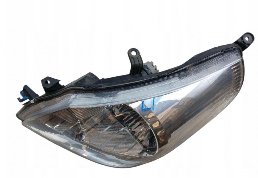 Toyota Verso 2009-2013  Svetlo predné ľavé 81170-0F090