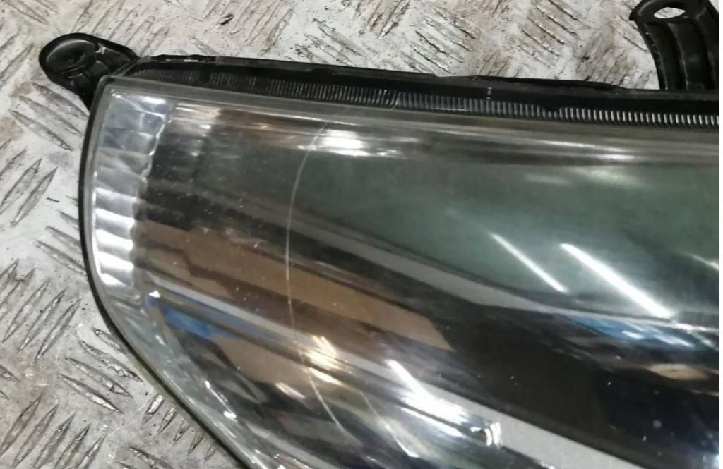 Toyota Verso 2009-2018 hatchback 1.6 16v petrol MT 97 kW 2017  Svetlo predné pravé 81110-0F090-00