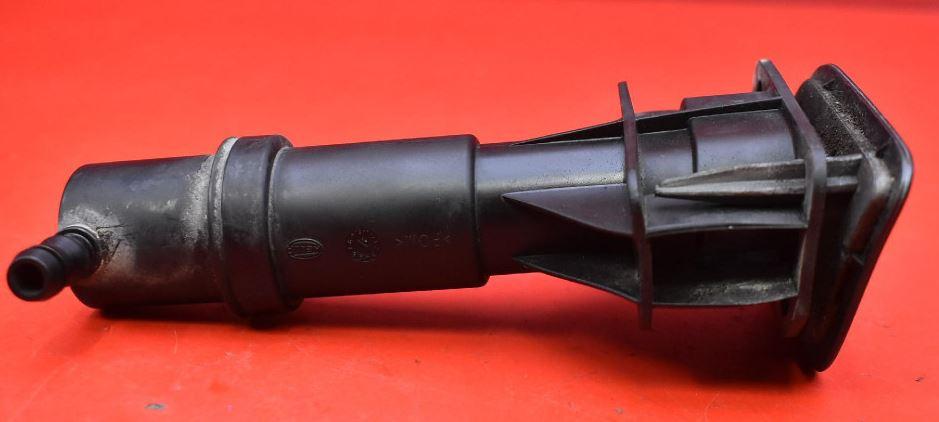 Audi A6 C5 1997-2004 combi 2.5 TDI diesel AT 110 kW 1999  Tryska (dýza) ostrekovača predná 4Z7955979