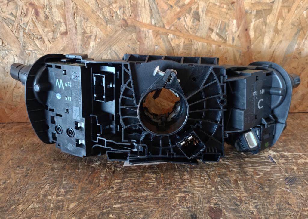 Renault Scenic II 2003-2009 Prepínacie páčky pod volantom 7701060399