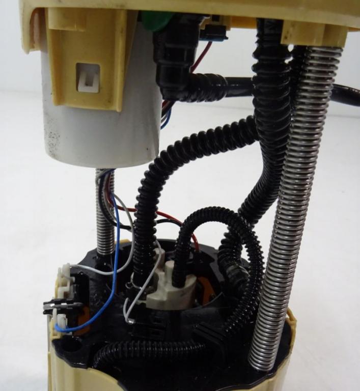 Opel Mokka A 2012-2019 hatchback 1.8 16v petrol MT 92 kW 2001  Palivové čerpadlo 13503108A