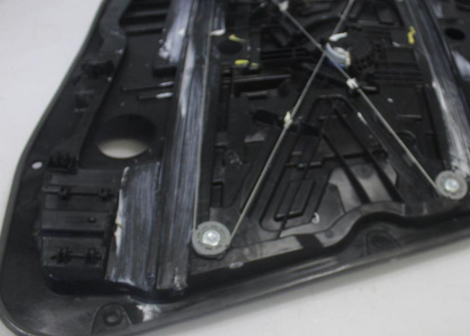 Kia Sportage IV 2015-2021 hatchback 1.7 CRDI diesel MT 85 kW 2016  Mechanizmus sťahovania okna predný ľavý 82450F1010 82470F1570