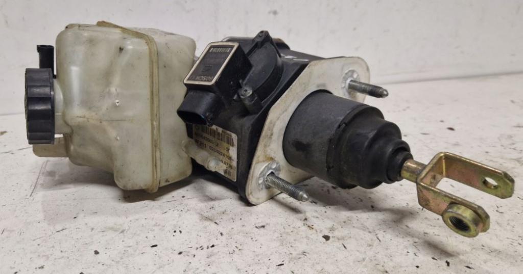 Mercedes E W211 2002-2009 sedan 2.2 CDI diesel MT 110 kW 2002  Posilňovač bŕzd A0004300312