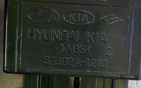 Kia Sportage III 2010-2015 hatchback 2.0 CRDI diesel AT 100 kW 2012  Prepínač svetiel 32802A1210