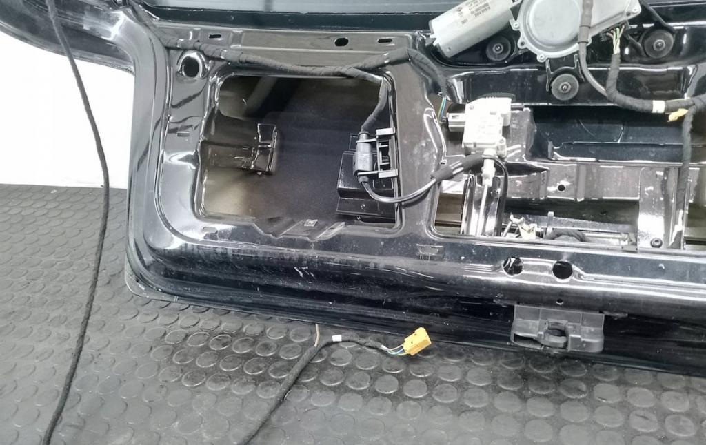 Volkswagen Golf IV 1997-2003 hatchback  5d   Kapota zadná (kufor) LC9Z