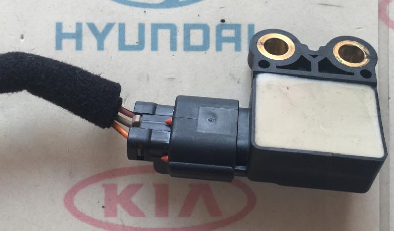 Hyundai Tucson I 2004-2009 suv Snímač nárazu 95690-2E500